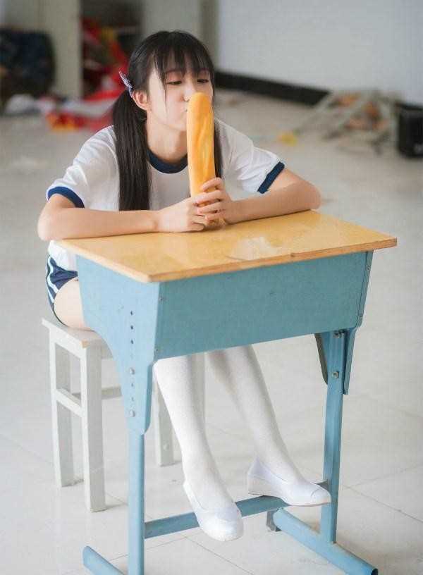 最新水蜜桃香甜清纯性感校园小清新美女图片图集