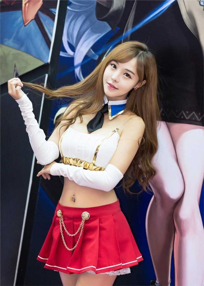 最全性感车模美女小露蛮腰妖娆制服短裙清纯可人相册