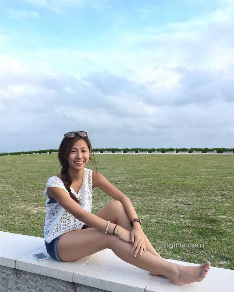 精选美女模特黄可盈生活美照阳光迷人图册