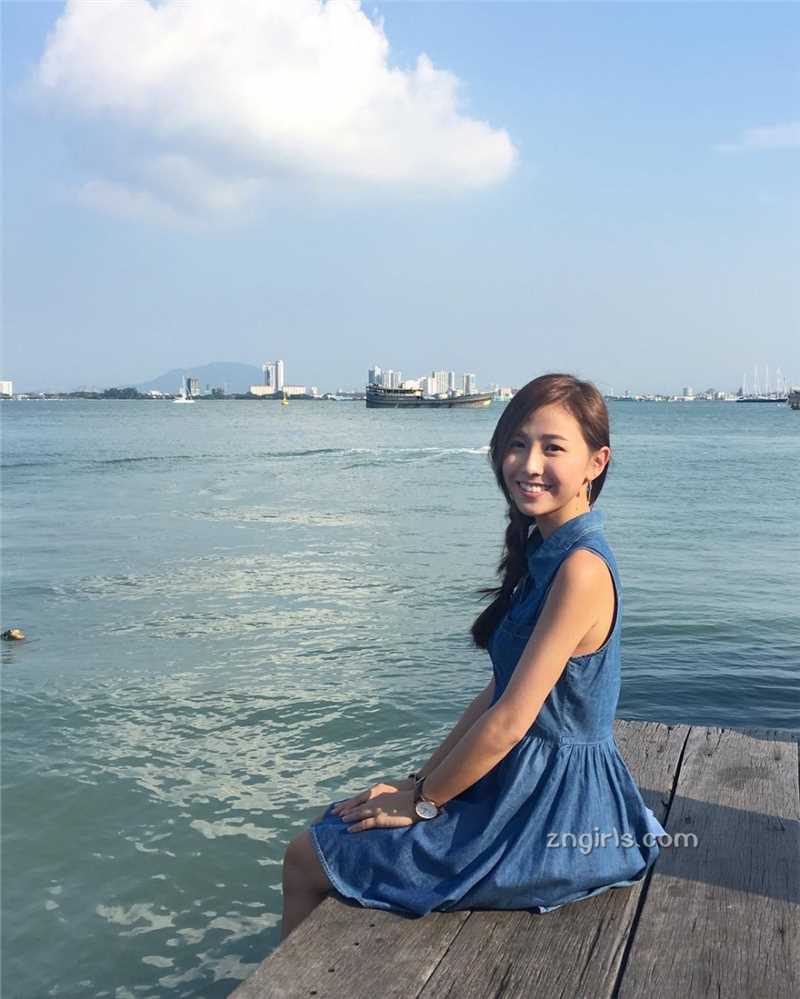 精选美女模特黄可盈生活美照阳光迷人图册