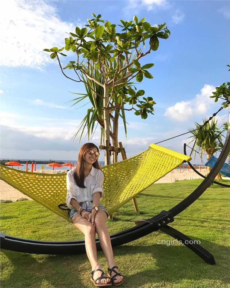 精选美女模特黄可盈生活美照阳光迷人图册