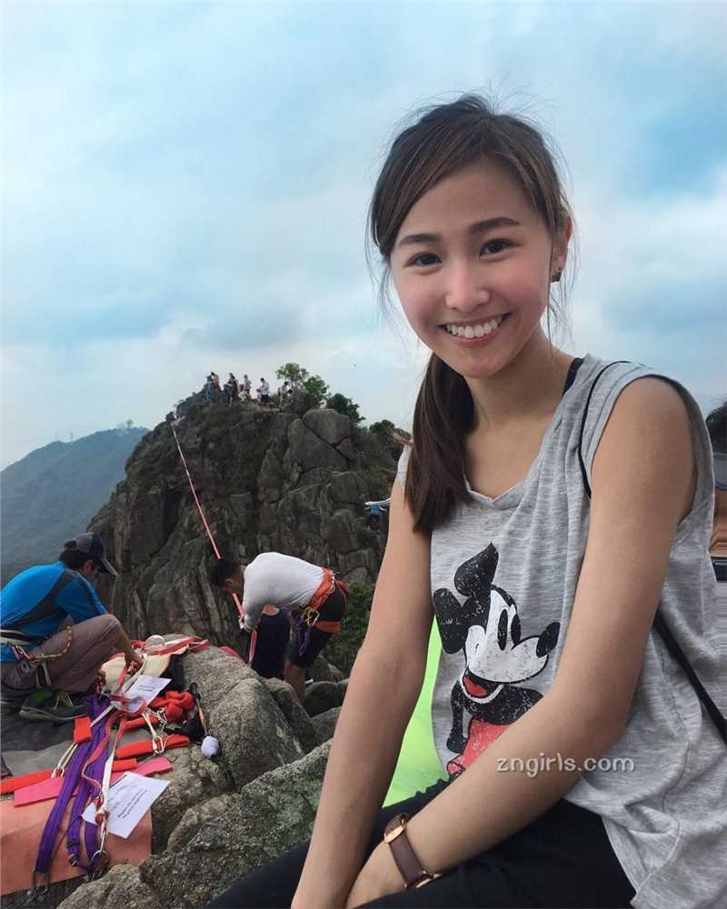 精选美女模特黄可盈生活美照阳光迷人图册