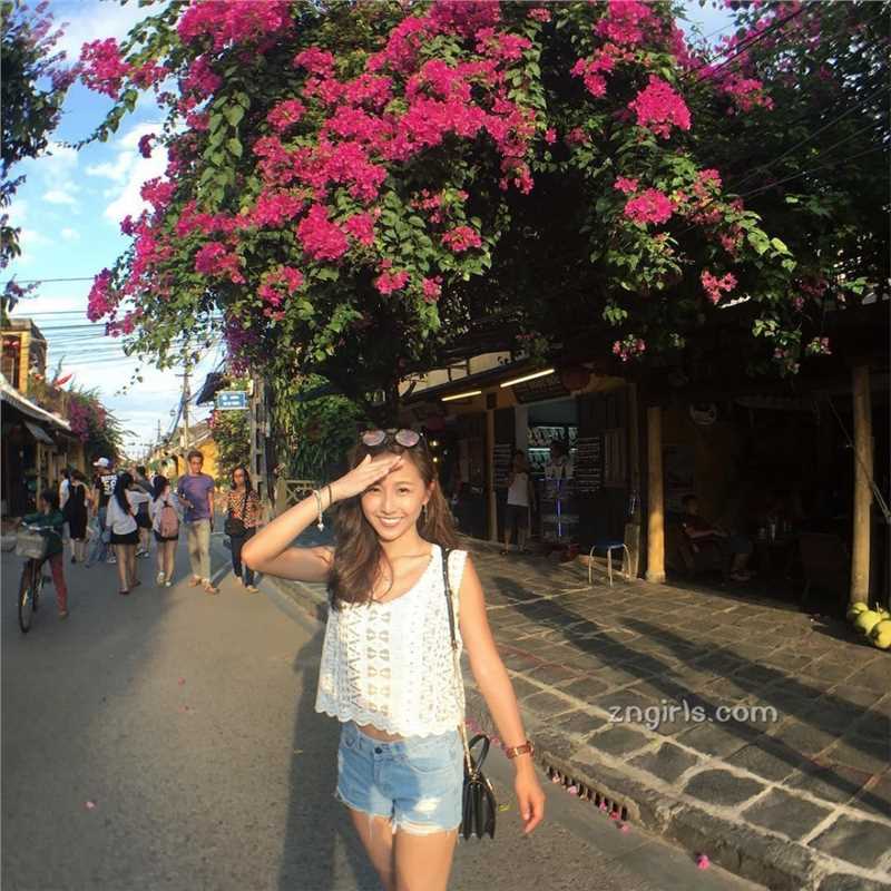 精选美女模特黄可盈生活美照阳光迷人图册