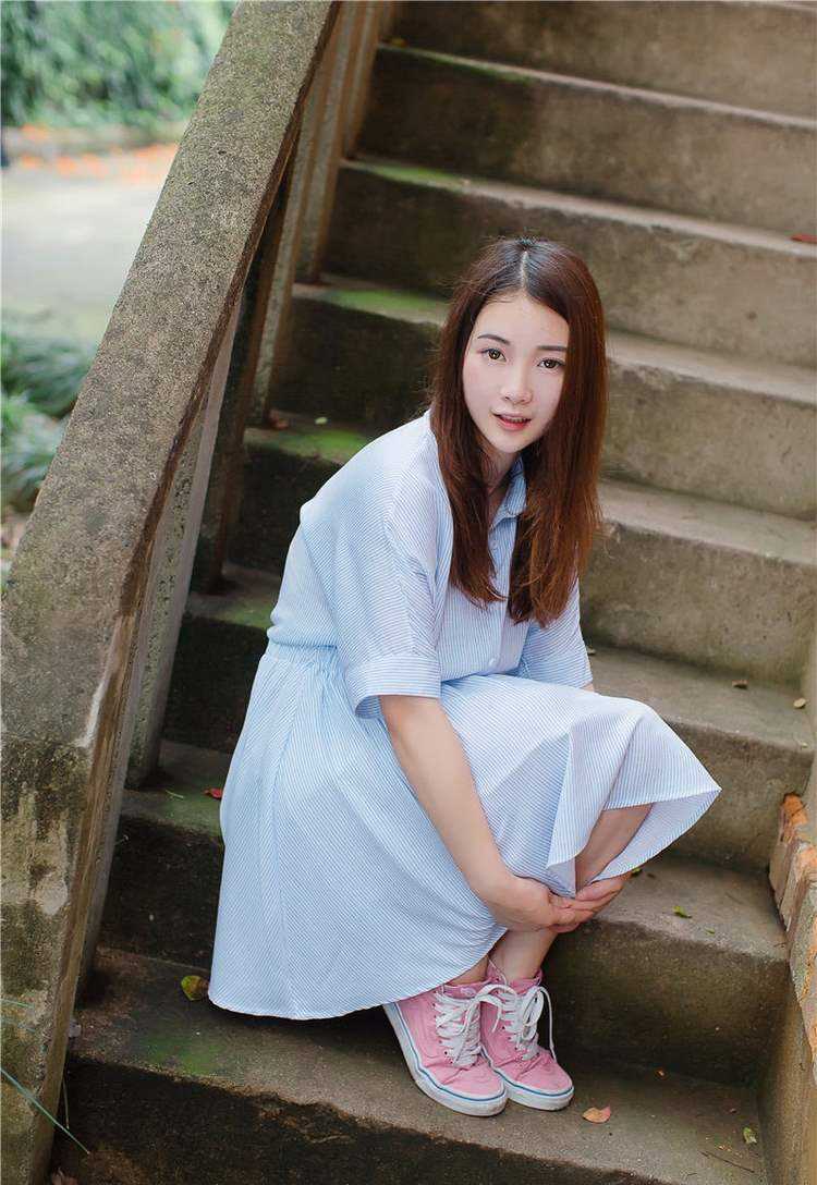 高清校园萝莉少女清纯可爱俏皮图片图集