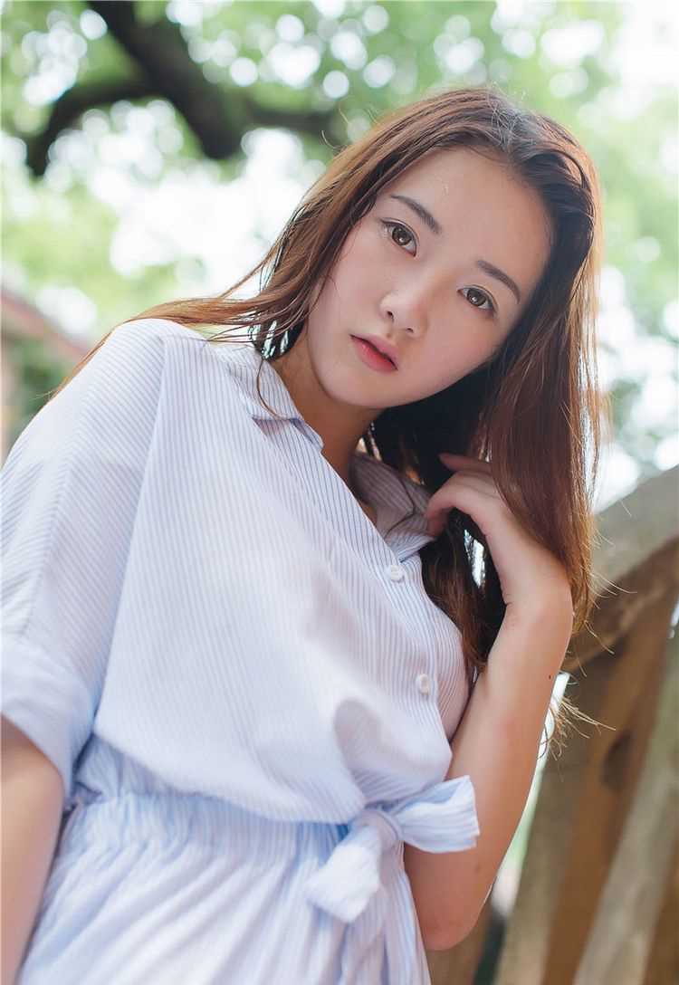 高清校园萝莉少女清纯可爱俏皮图片图集