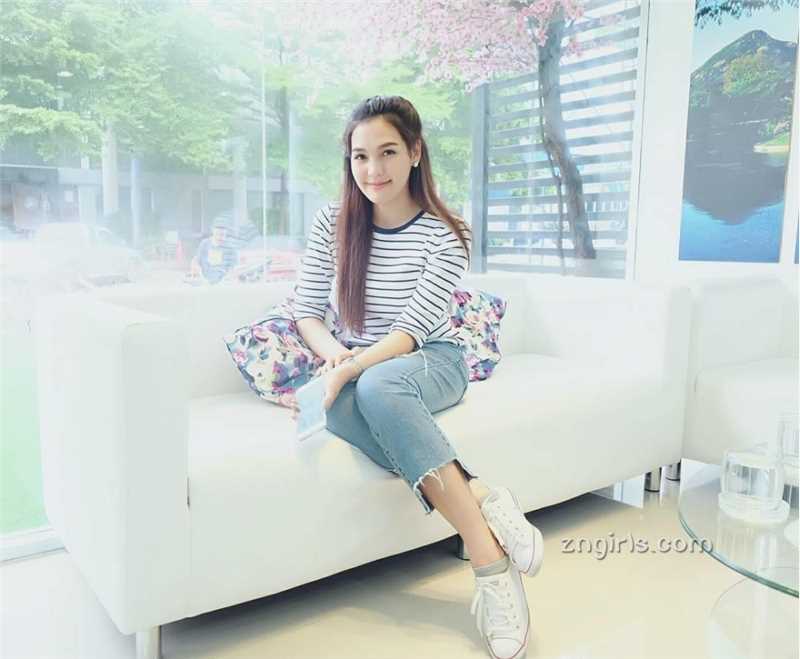 优质泰国美女Pichyada,Chatkamjaroen清纯私房图片