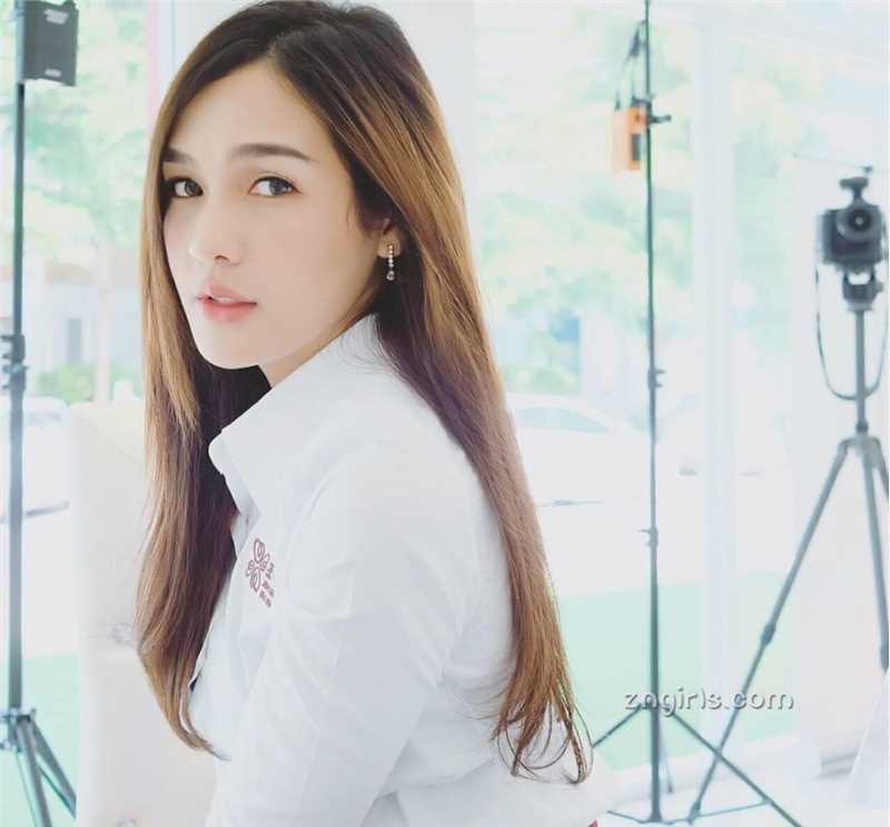 优质泰国美女Pichyada,Chatkamjaroen清纯私房图片