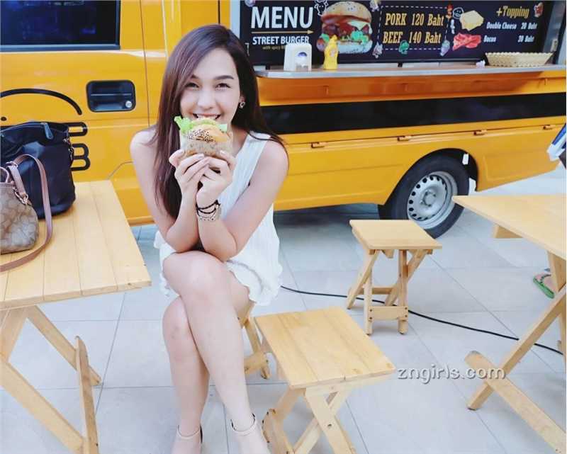 优质泰国美女Pichyada,Chatkamjaroen清纯私房图片