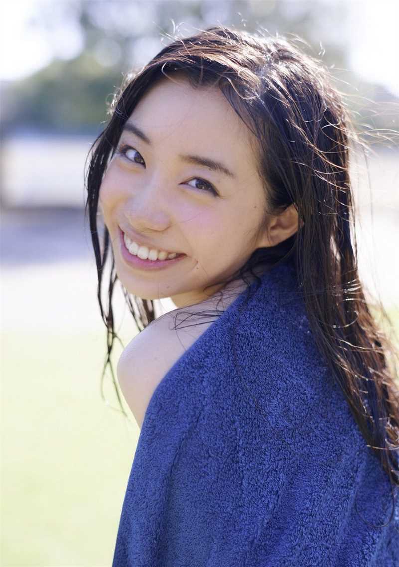 特别专辑日本美女秋本铃果美照清纯迷人图片