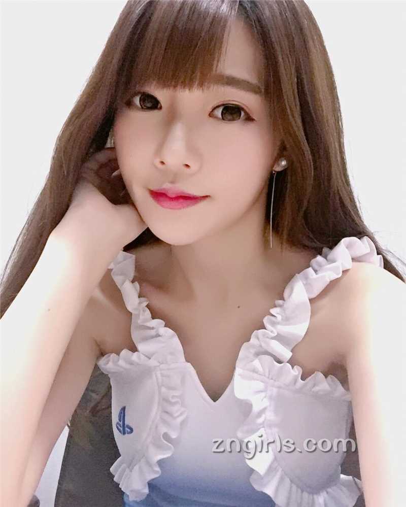 台湾美女简欣汝美照清纯迷人