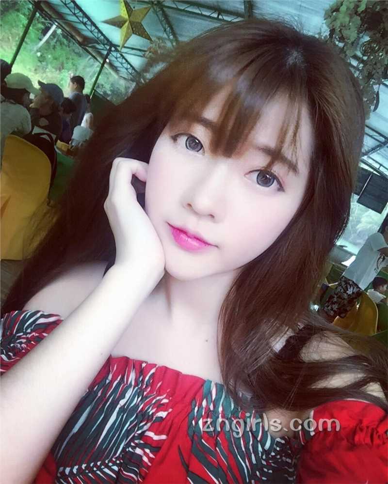 台湾美女简欣汝美照清纯迷人