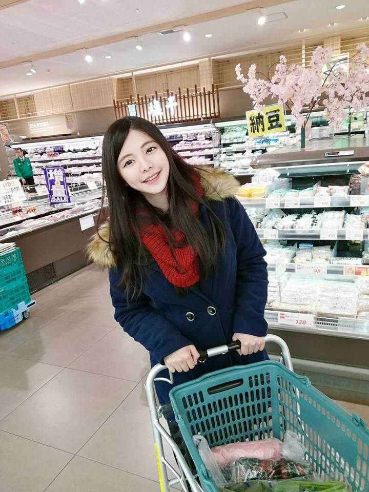 台湾美女学生Jane,Chen生活美照清纯动人