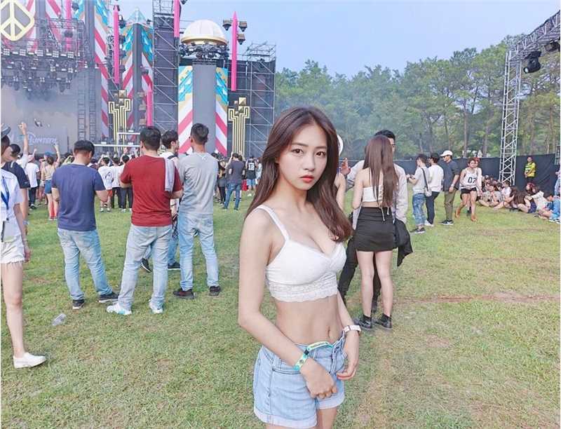 高清台湾美女何佳蓉生活清纯迷人图集