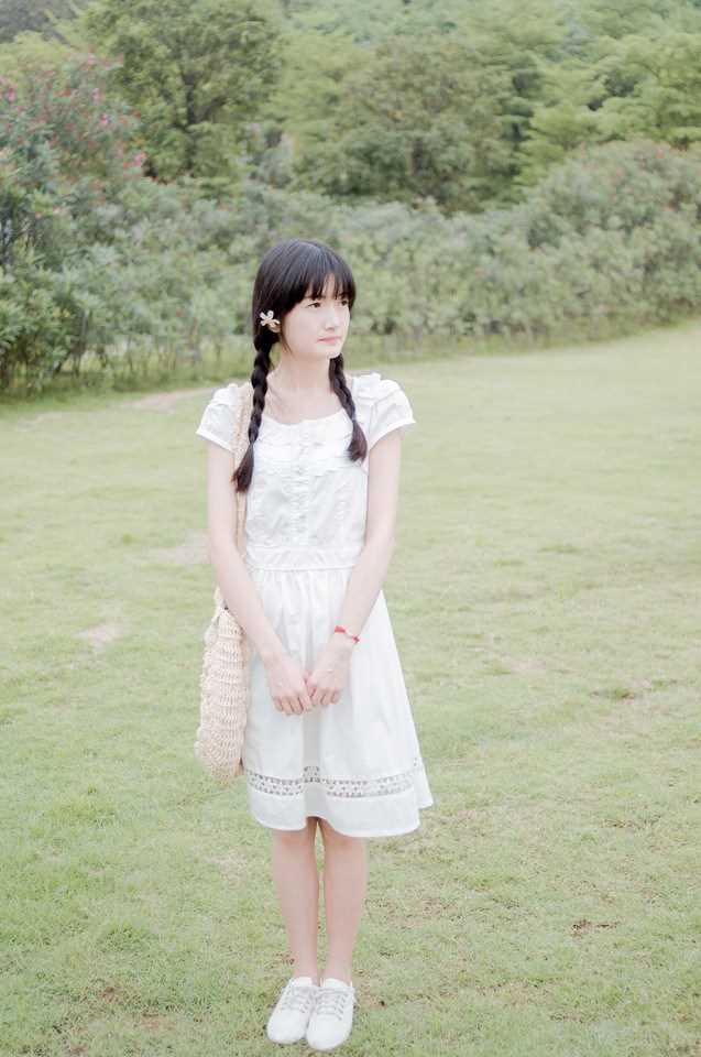 优质清纯美少女户外迷人相册