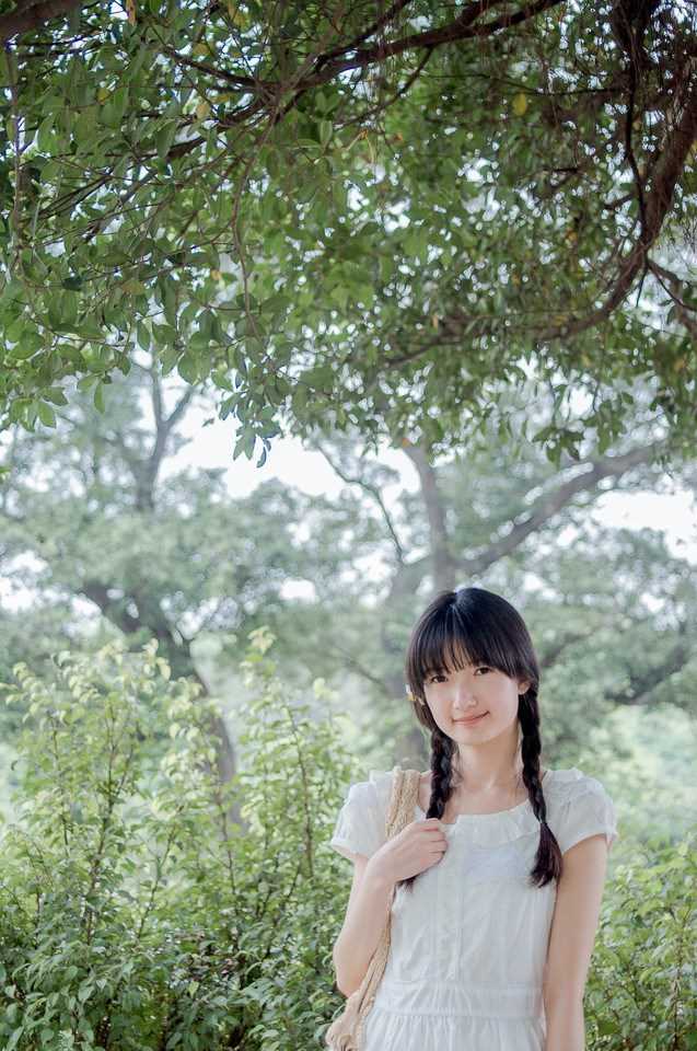 优质清纯美少女户外迷人相册