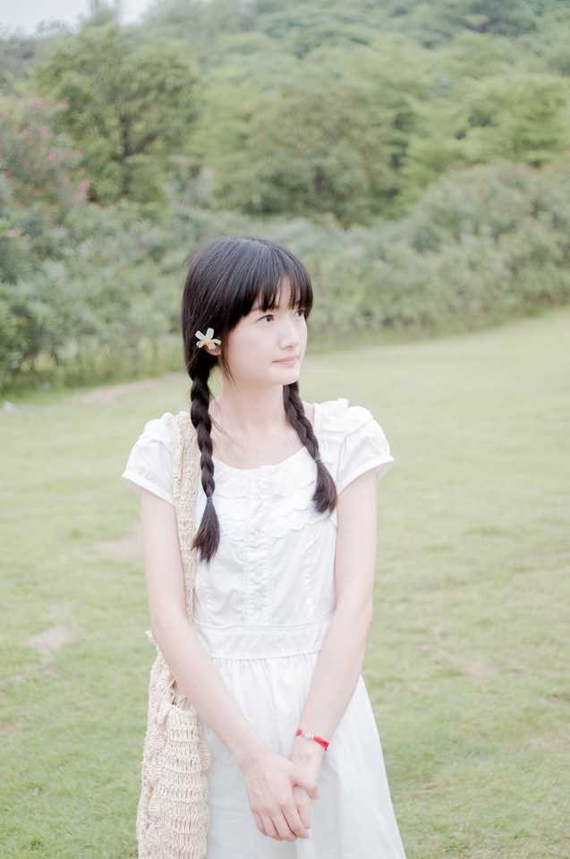 优质清纯美少女户外迷人相册