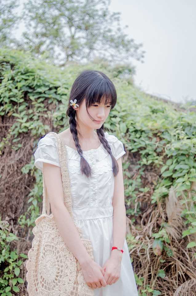 优质清纯美少女户外迷人相册