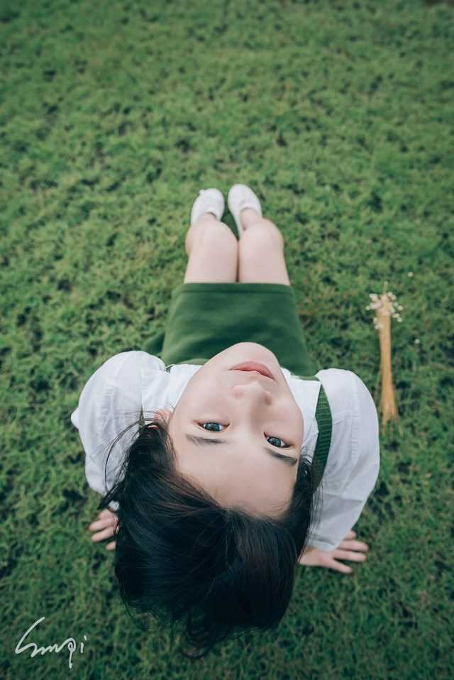 最新清纯美女稻田唯美迷人壁纸