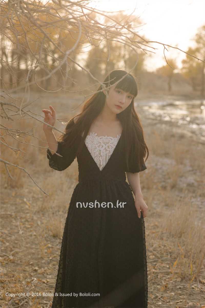 特别专辑90后清纯美女之应沙漠唯美摄影图片图片