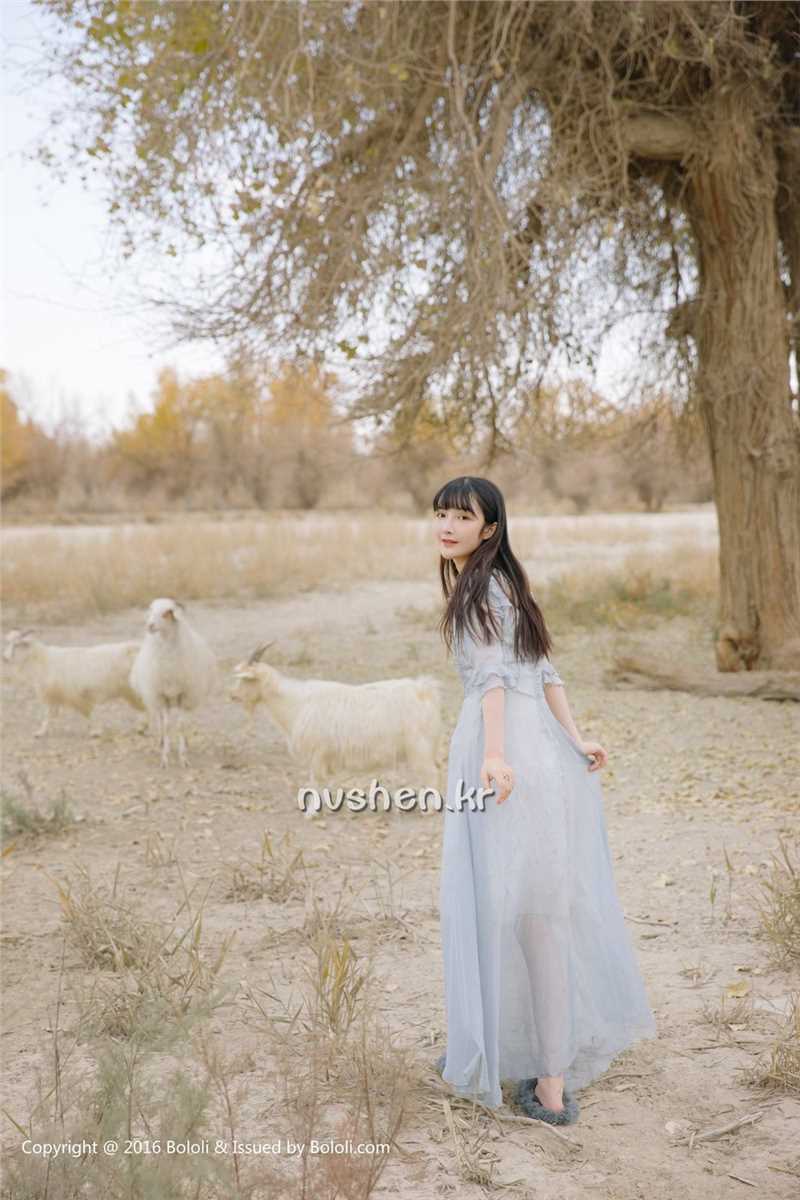 特别专辑90后清纯美女之应沙漠唯美摄影图片图片