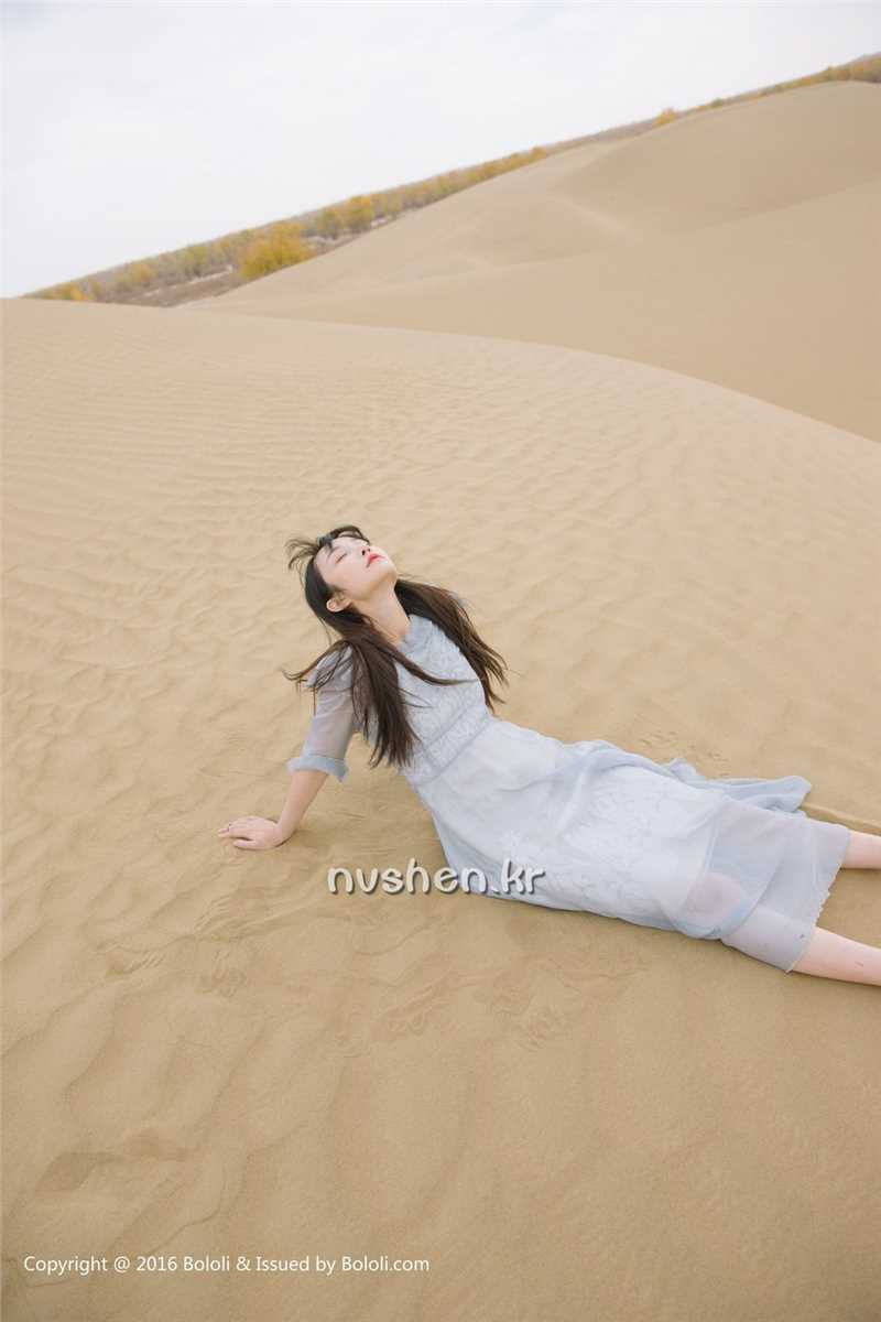 特别专辑90后清纯美女之应沙漠唯美摄影图片图片