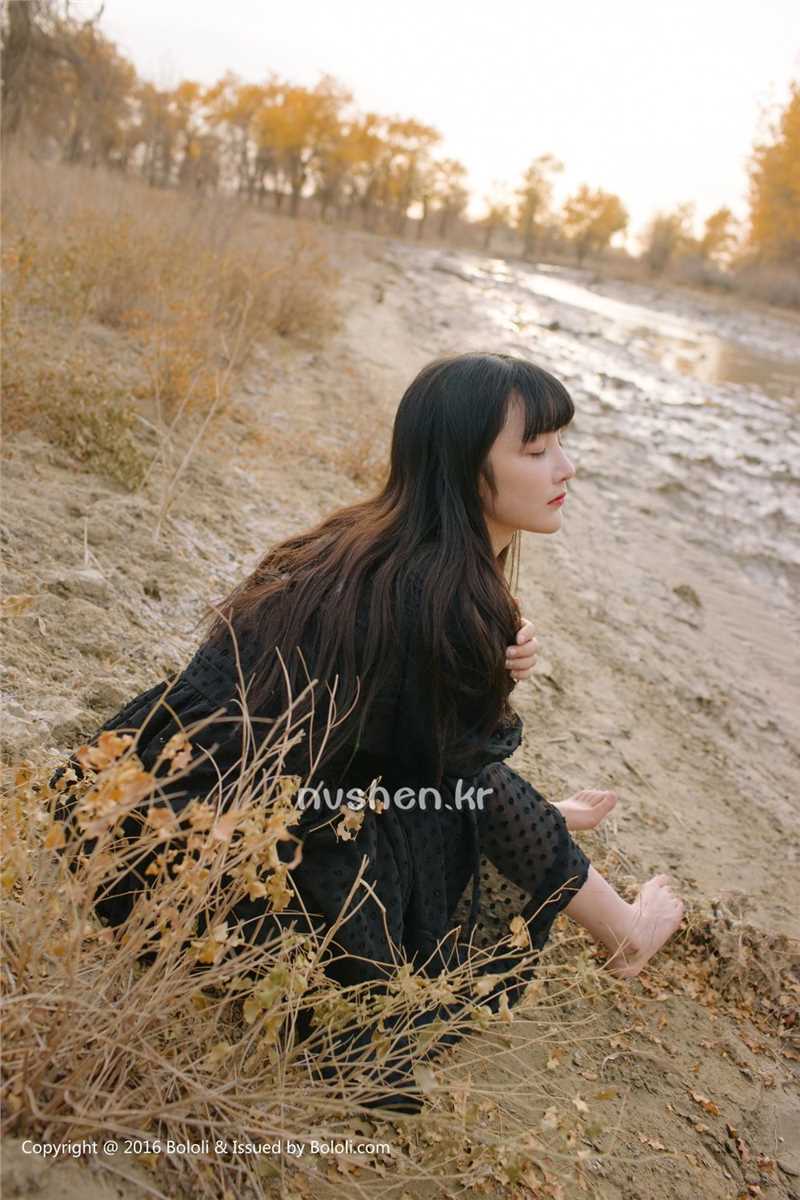 特别专辑90后清纯美女之应沙漠唯美摄影图片图片