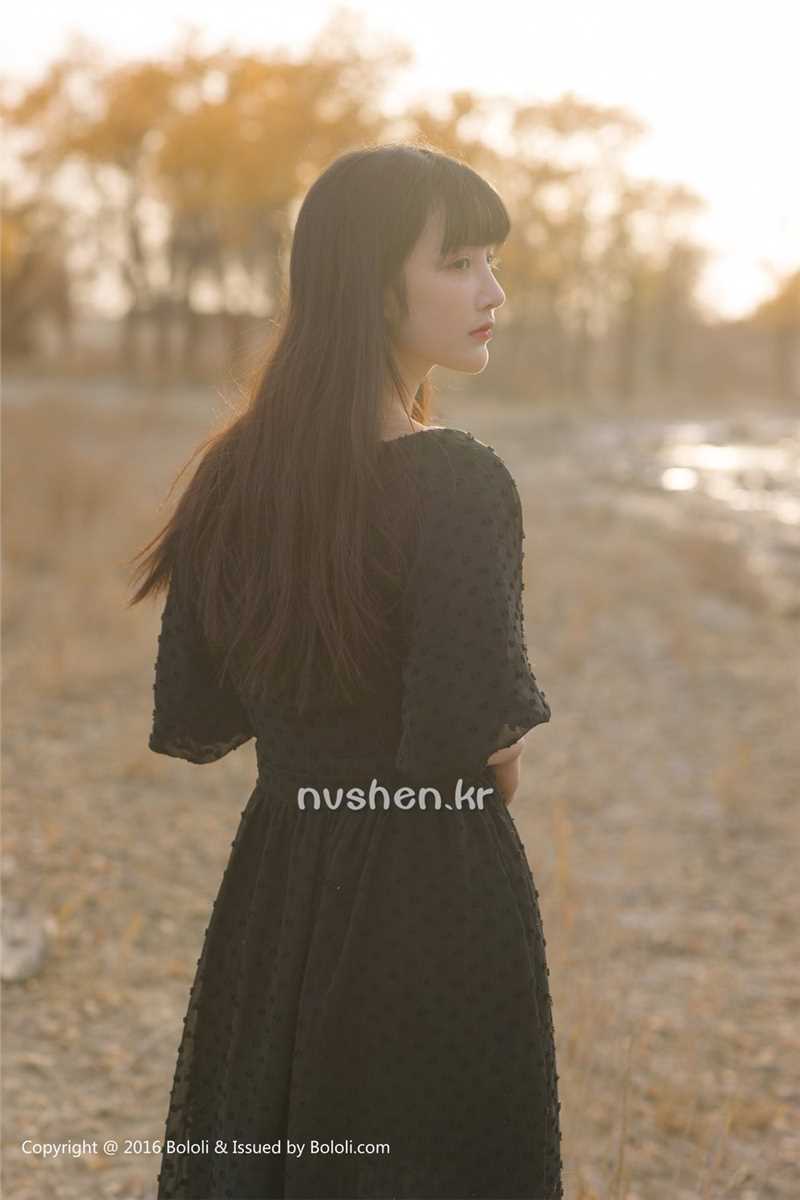 特别专辑90后清纯美女之应沙漠唯美摄影图片图片