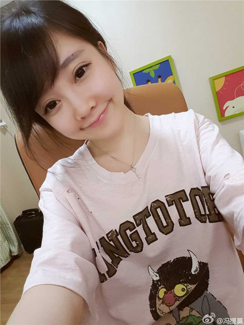 清纯可爱美女冯提莫唯美图片