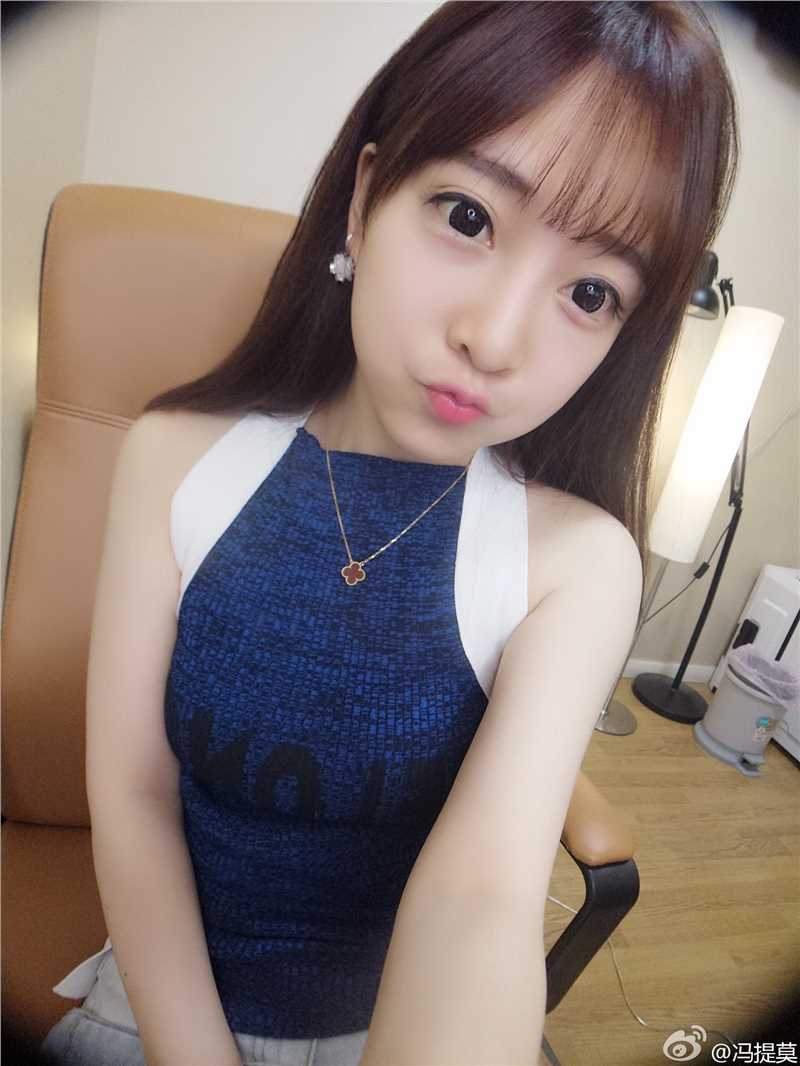 清纯可爱美女冯提莫唯美图片