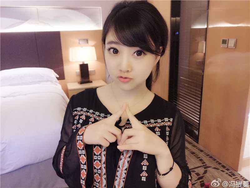 清纯可爱美女冯提莫唯美图片