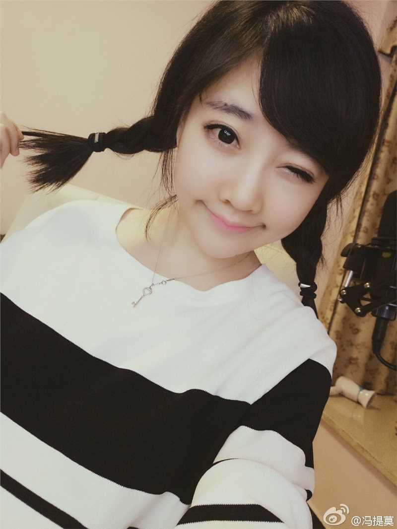 清纯可爱美女冯提莫唯美图片