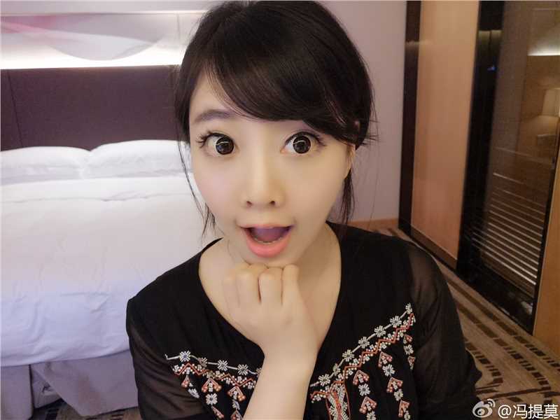 清纯可爱美女冯提莫唯美图片