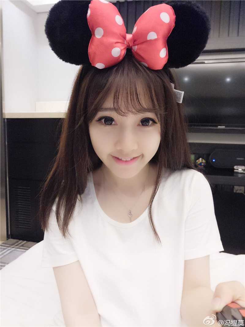 清纯可爱美女冯提莫唯美图片