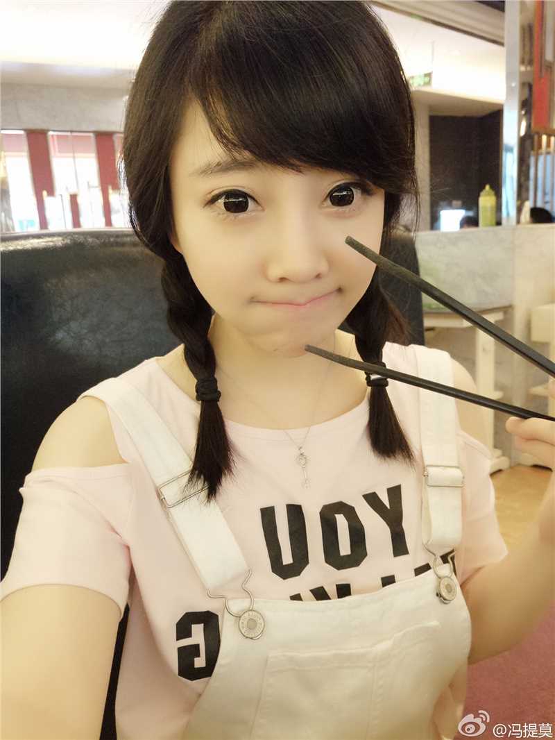 清纯可爱美女冯提莫唯美图片