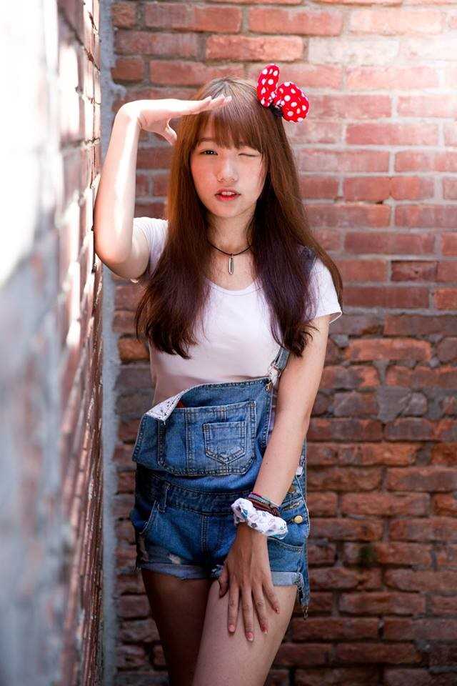 日系清纯美女吕家伶外拍图片
