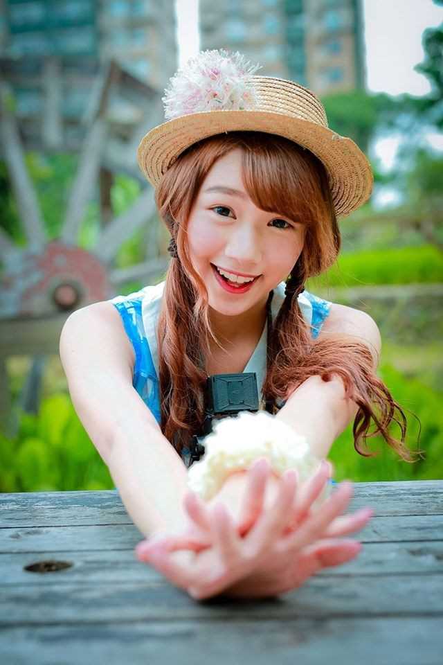 日系清纯美女吕家伶外拍图片