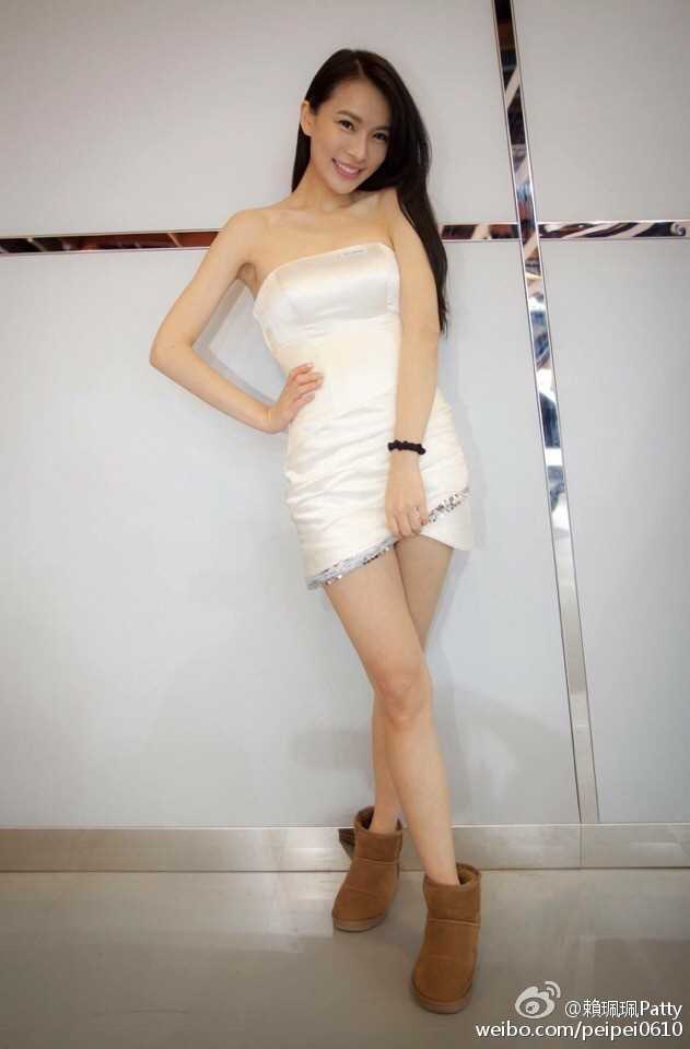 台湾女模特赖珮钰清纯