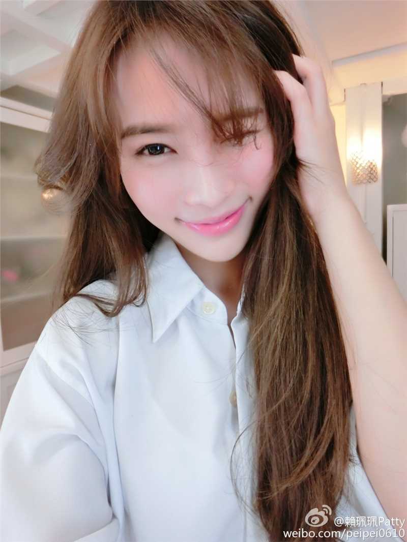 台湾女模特赖珮钰清纯