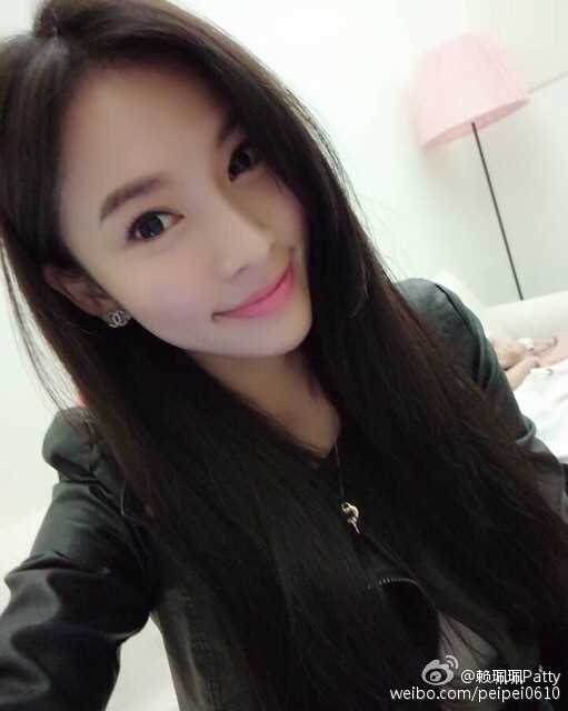 台湾女模特赖珮钰清纯