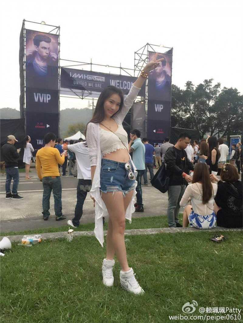 台湾女模特赖珮钰清纯