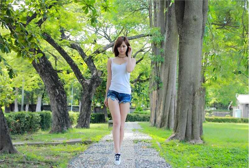 台湾美女模特张菁菁清纯图片
