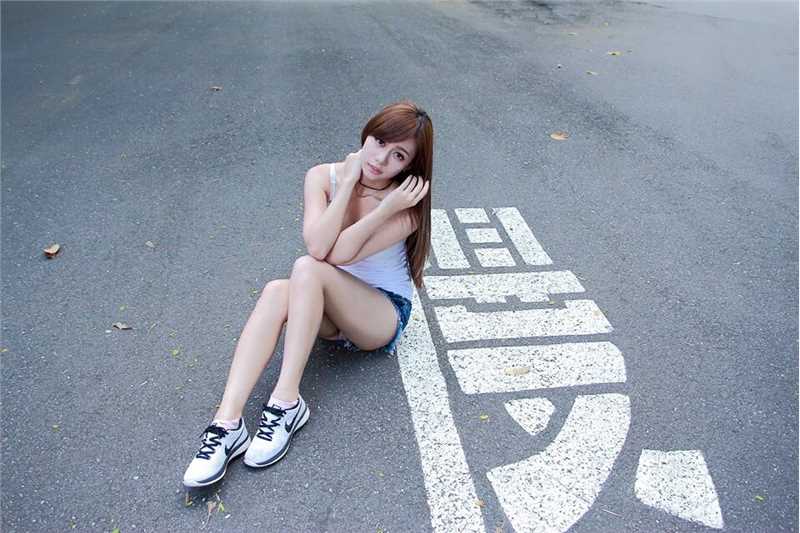 台湾美女模特张菁菁清纯图片