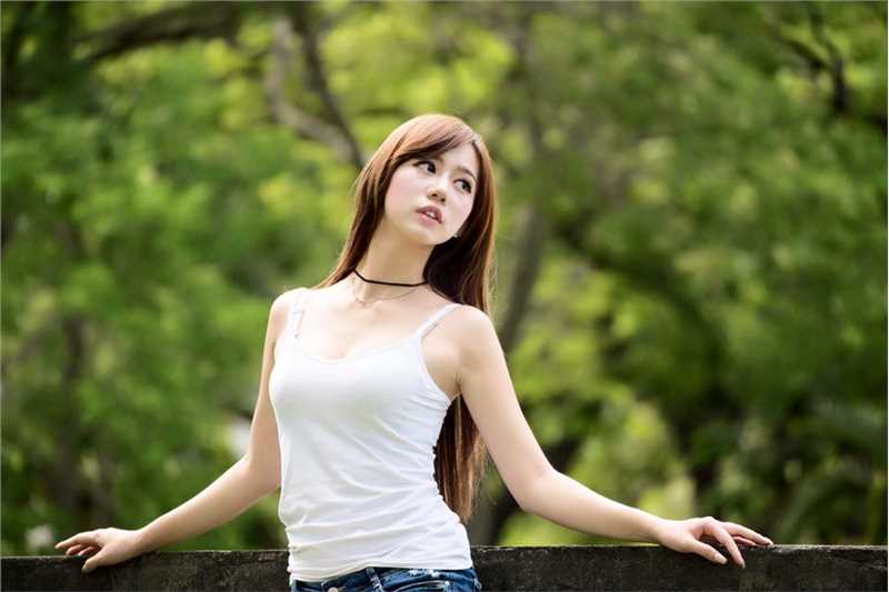 台湾美女模特张菁菁清纯图片