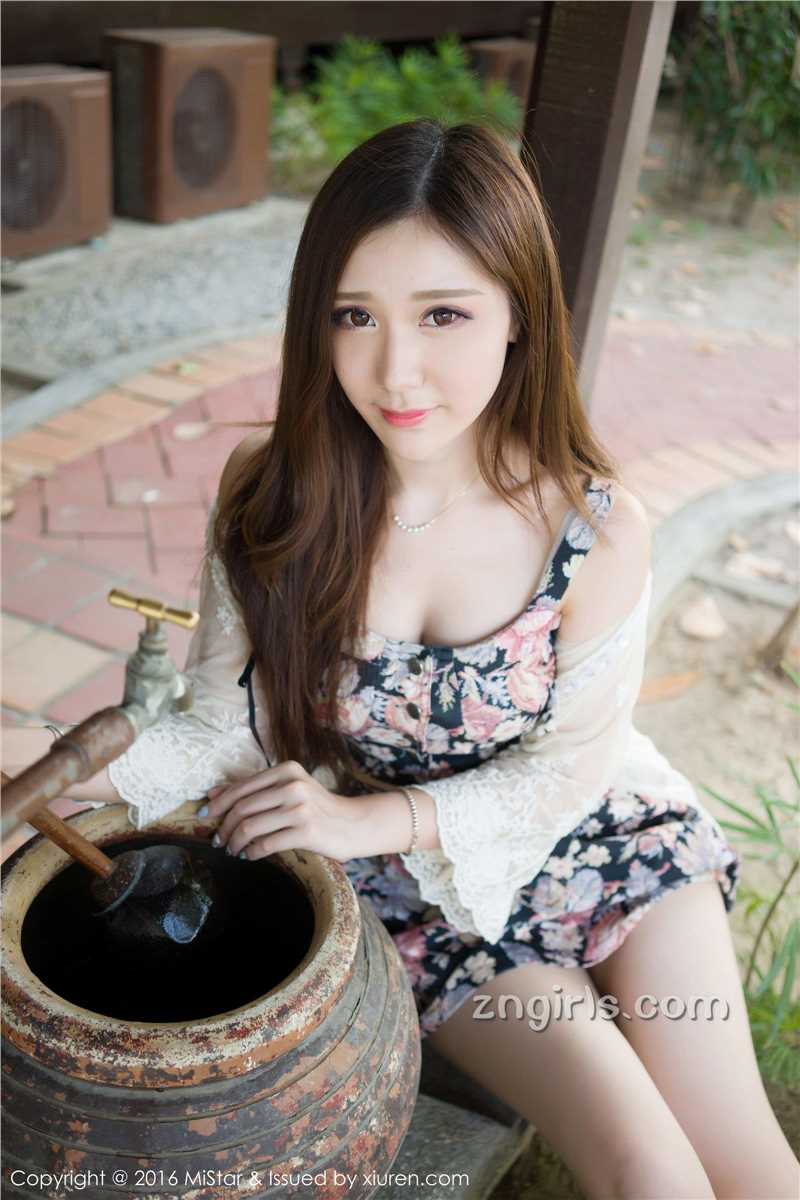 优质魅妍社内地女模特淼淼萌萌哒清纯旅拍相册