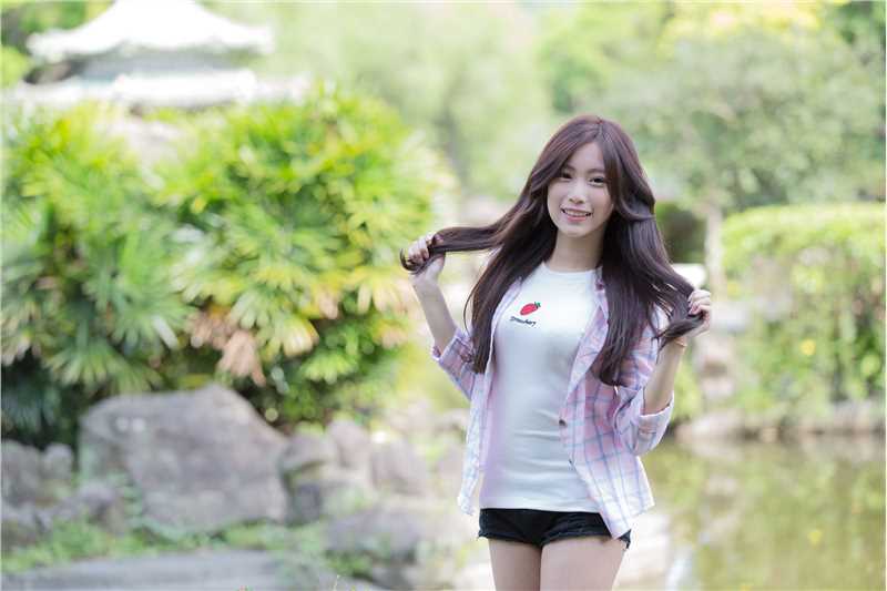 台湾清纯校花美女张楚珊小清新外拍