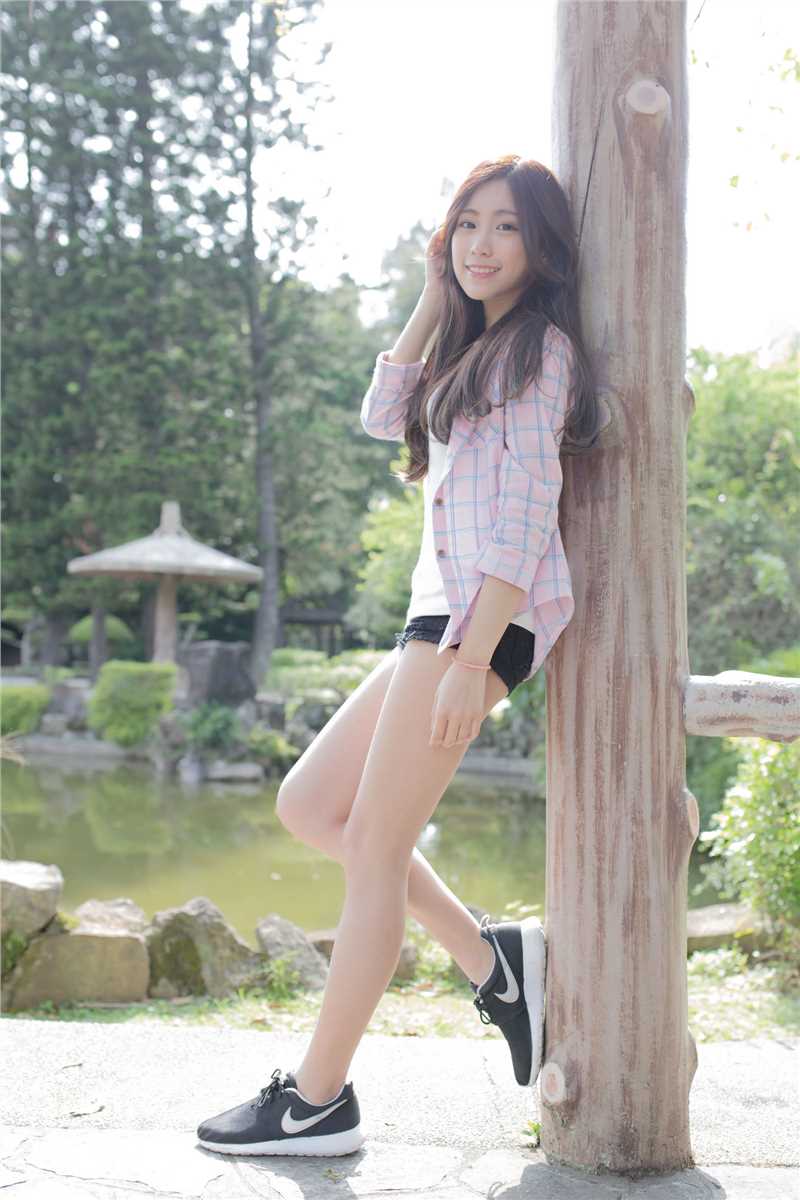 台湾清纯校花美女张楚珊小清新外拍