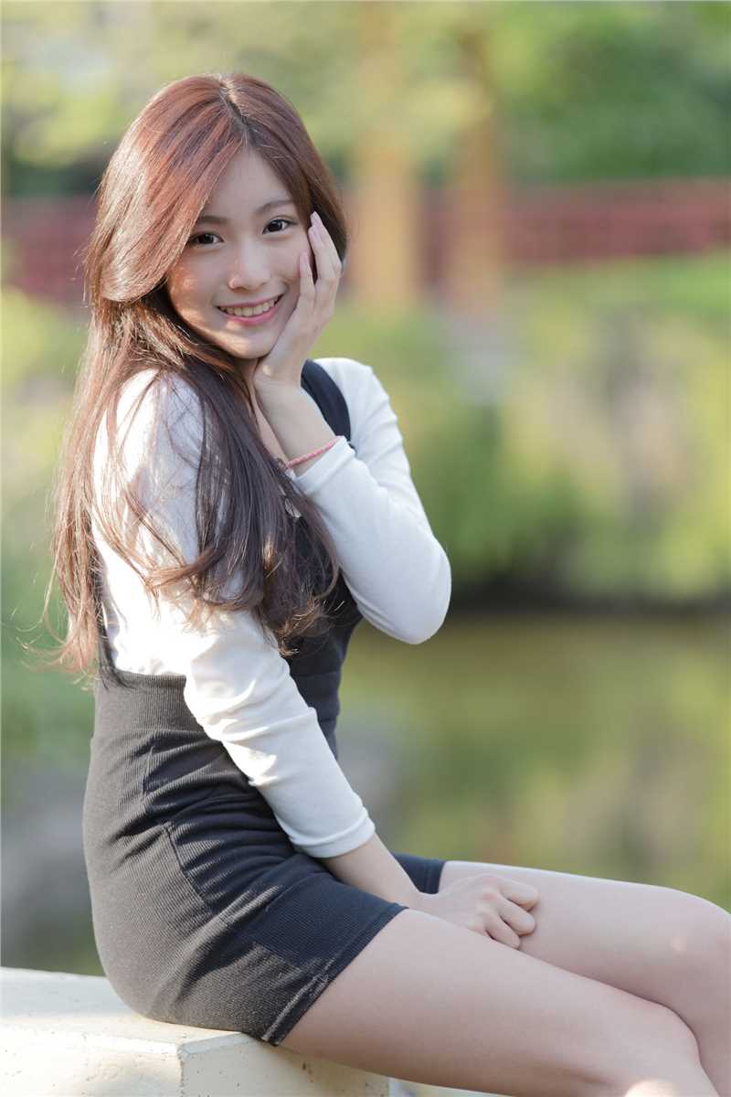 台湾清纯校花美女张楚珊小清新外拍