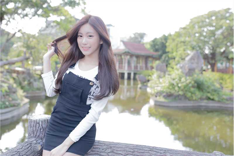 台湾清纯校花美女张楚珊小清新外拍