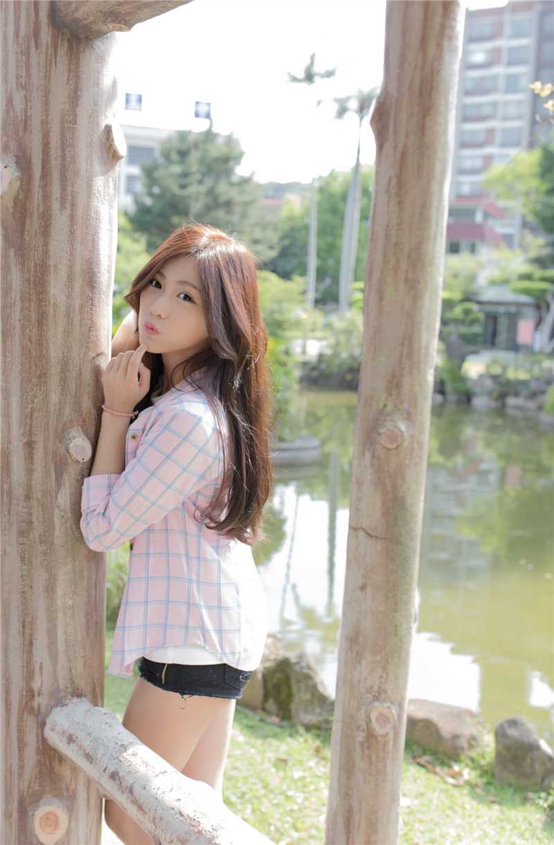 台湾清纯校花美女张楚珊小清新外拍