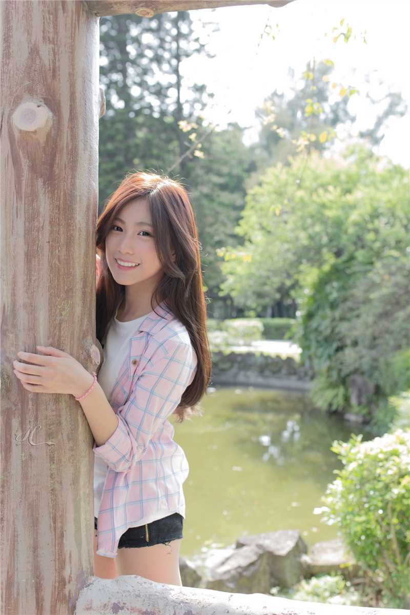 台湾清纯校花美女张楚珊小清新外拍